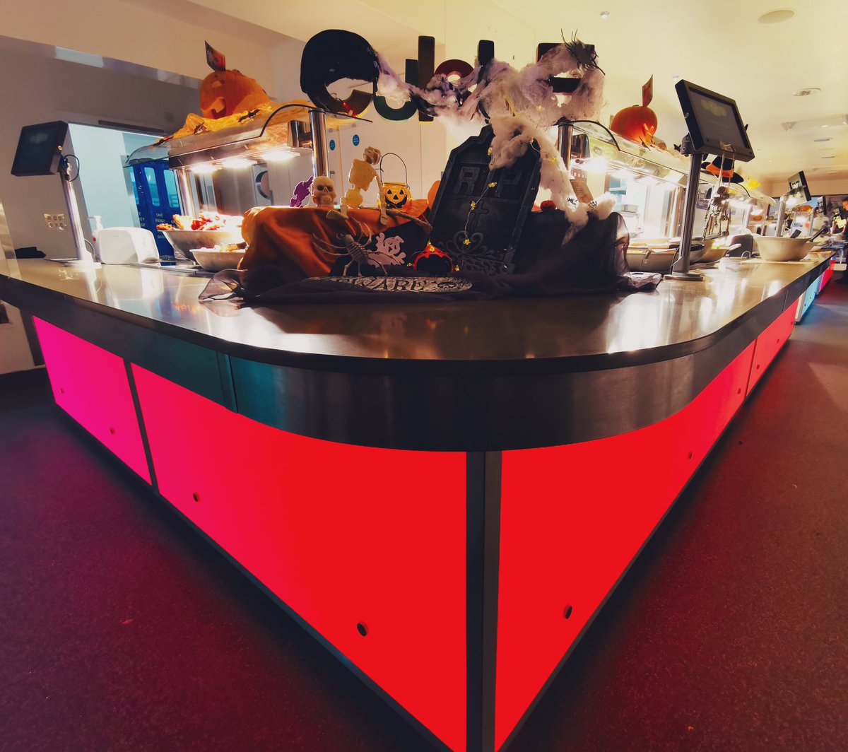 TimFurn's tweet image. Welcome to Weird Wednesday @WellingtonUK - Ghoulishly great 🧙‍♂️🎃 🧹 👻 @ChefEdwards68 @racarter98 @Welly_Master