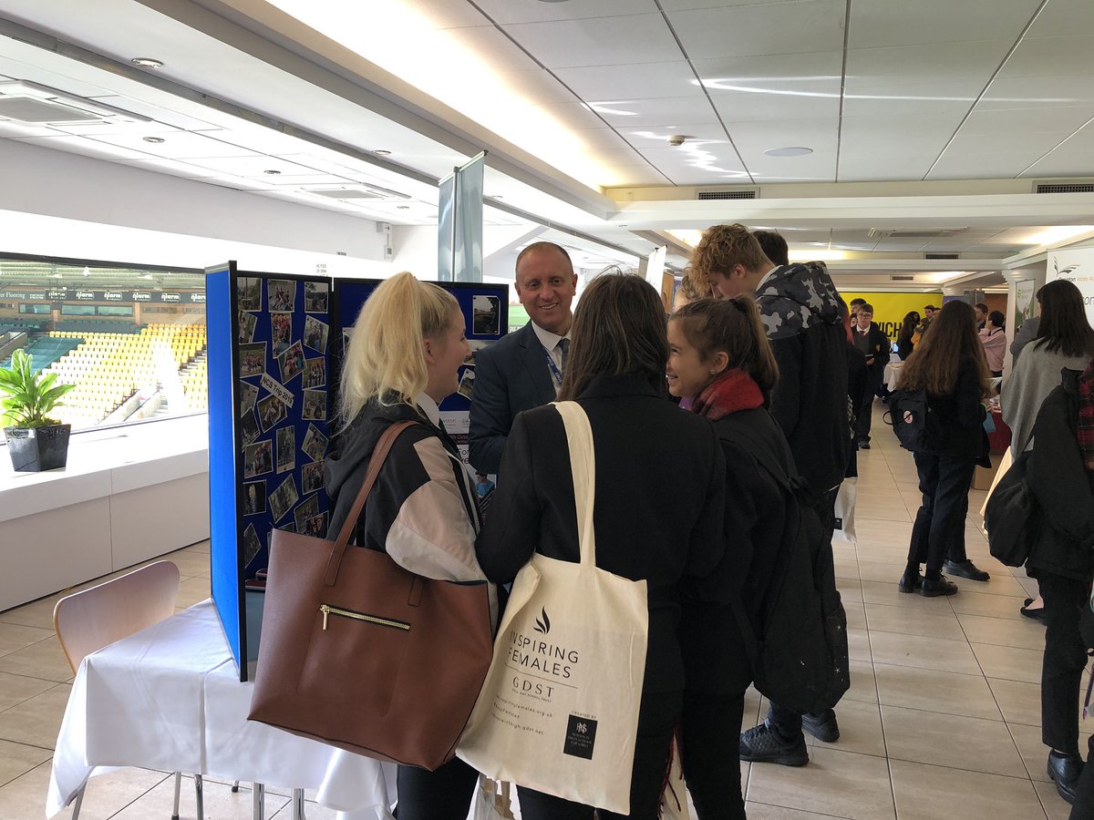 MissNat_Davies's tweet photo. 😁 Great to see the students @SewellPark interacting with our providers @NorwichOA Greater Norwich Opportunities Fair today,👍🏻

#careers #GNOF #Norwich 

 @Norwich_OAEC @NNUHCareers @form_future @NorfolkCC @sprowstonhigh @EDP24 https://t.co/KrJVPDjJiJ