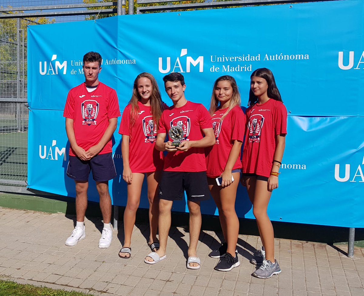 Sek_Efisica's tweet photo. En el pasado torneo Champions League de la Autónoma, 1ºBACH quedó campeón de volley playa y 2ºBACH quedó subcampeón. En baloncesto, los chicos quedaron campeones y las chicas quedaron subcampeonas! Fútbol no tuvimos suerte... @SEKCiudalcampo @SEKSportAcademy @institucionsek https://t.co/vb3p99RK7d