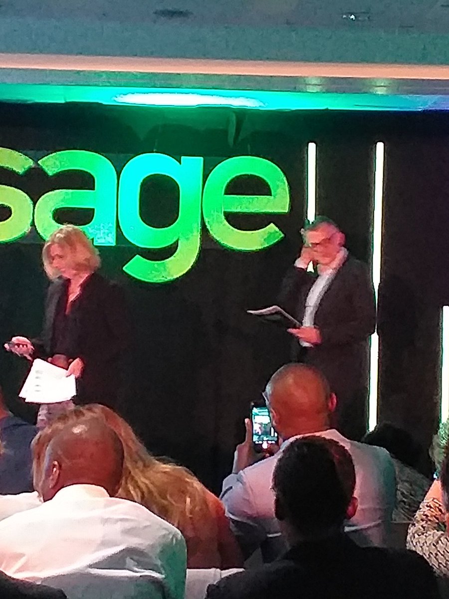 AlikoStephane's tweet photo. Ce matin à Bordeaux #SagePartenairesPremiumExport atelier avec tour de parole entre Martine CAZEMAGES ET Philippe ANTRAYGUES https://t.co/25iuuK4AtM