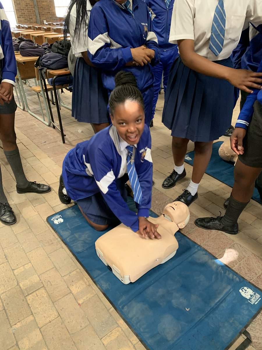 sisaphilacpr's tweet photo. For #WorldRestartAHeartDay Sisaphila went to Fezeka High School and taught 100 grade 9 pupils the easy but important skill of #handsonlycpr. Thank you to our helpers and volunteers for making the day awesome! #ilcor #emct @resuscouncil_sa https://t.co/xlYIfzvR9s