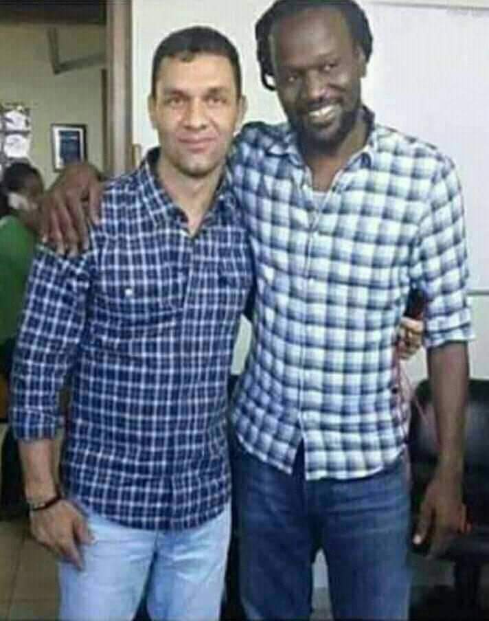 DroitsocialHT's tweet photo. @trensto38 Mta renmen konn kiyès wap defann nan tout nèg sa yo, paske map suiv ou kèk tan, diskou'w yo gen fòs kote. Pa gen okenn moun kap suiv ou kap pranw oserieu, ou manke kolòn vètebral! Se tout nèg yo ki pa bon, siw ap kritike, kritike tout. Kòm mpa konnenw, men monchè mpa kwèw moun nn https://t.co/TuXpwTaqD8