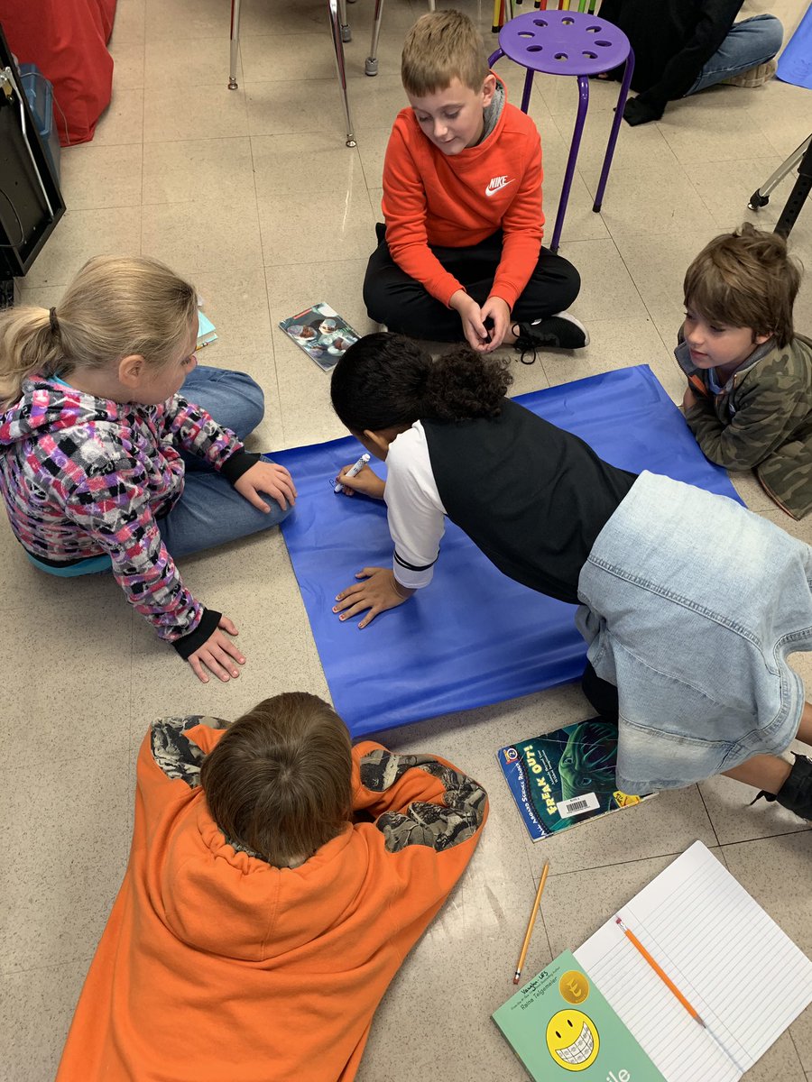 MsTodd206's tweet photo. Working together to look at how poetry is different from prose. https://t.co/M8XopLBe4T