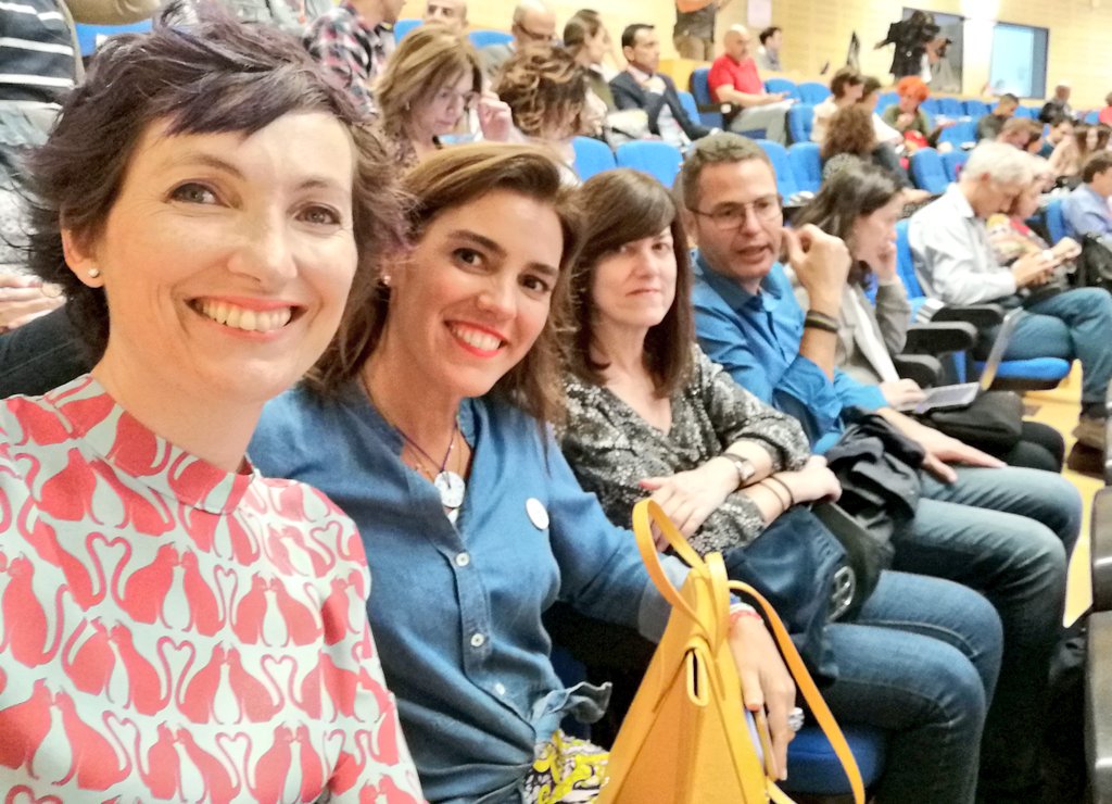 AnaBaezF's tweet photo. Empezamos!! 3 días para llenar la mochila de experiencias e iniciativas de distintas #aapp, ideas, reflexiones... Y sobre todo, como ha dicho @ffranrojas, entusiastas de la #innovaciónPublica
#NovaGob2019 https://t.co/cDtqgWksWy