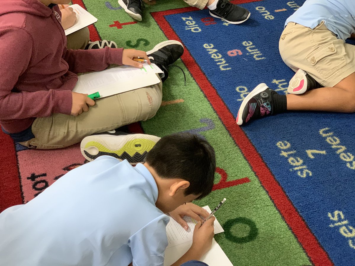 LaLovelyMaestra's tweet photo. We are practicing our #FigurativeLanguage skills and making real world connections with some of our favorite #Disney songs! Students are analyzing the lyrics and finding the meanings of nonliteral phrases. 📝🎶 #CastillosClassyClass🎒 #WeLoveDisney✨ https://t.co/lZArsxRPhq