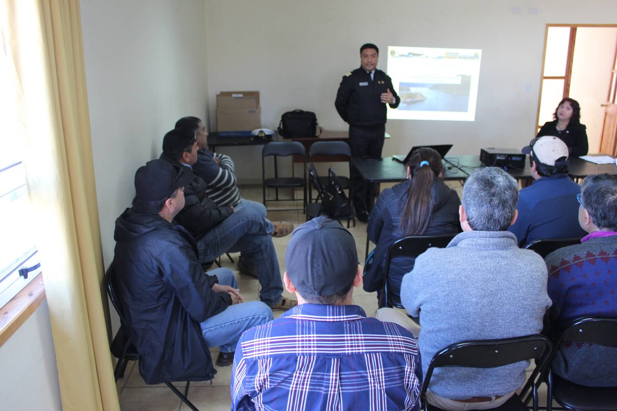 En estos momentos, nuestra Gob. <a href="/Anita_Mayorga/">Ana Mayorga</a> participa de la exposición que realiza la Capitanía de Puerto de Puerto Natales a los pescadores artesanales de la comuna explicando el sistema de ayuda a la navegación "Angostura Kirke" y la nueva carta náutica. #ChileEnMarcha
