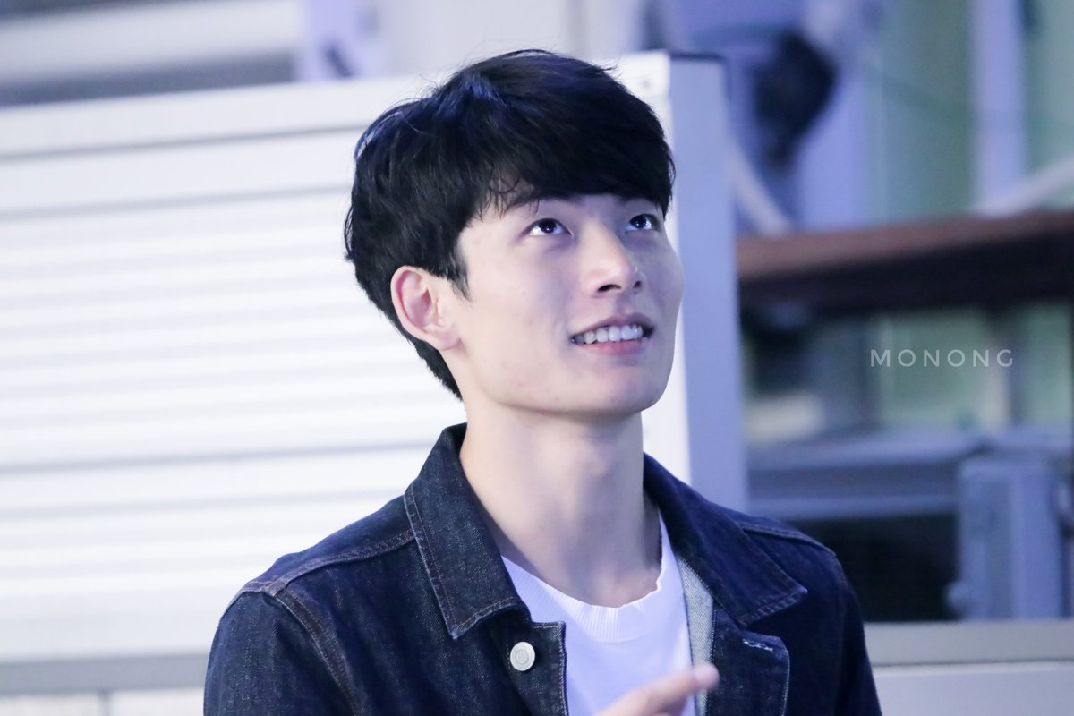 MN___etc's tweet image. 191016 연극 에쿠우스 #서영주 배우님 퇴근길