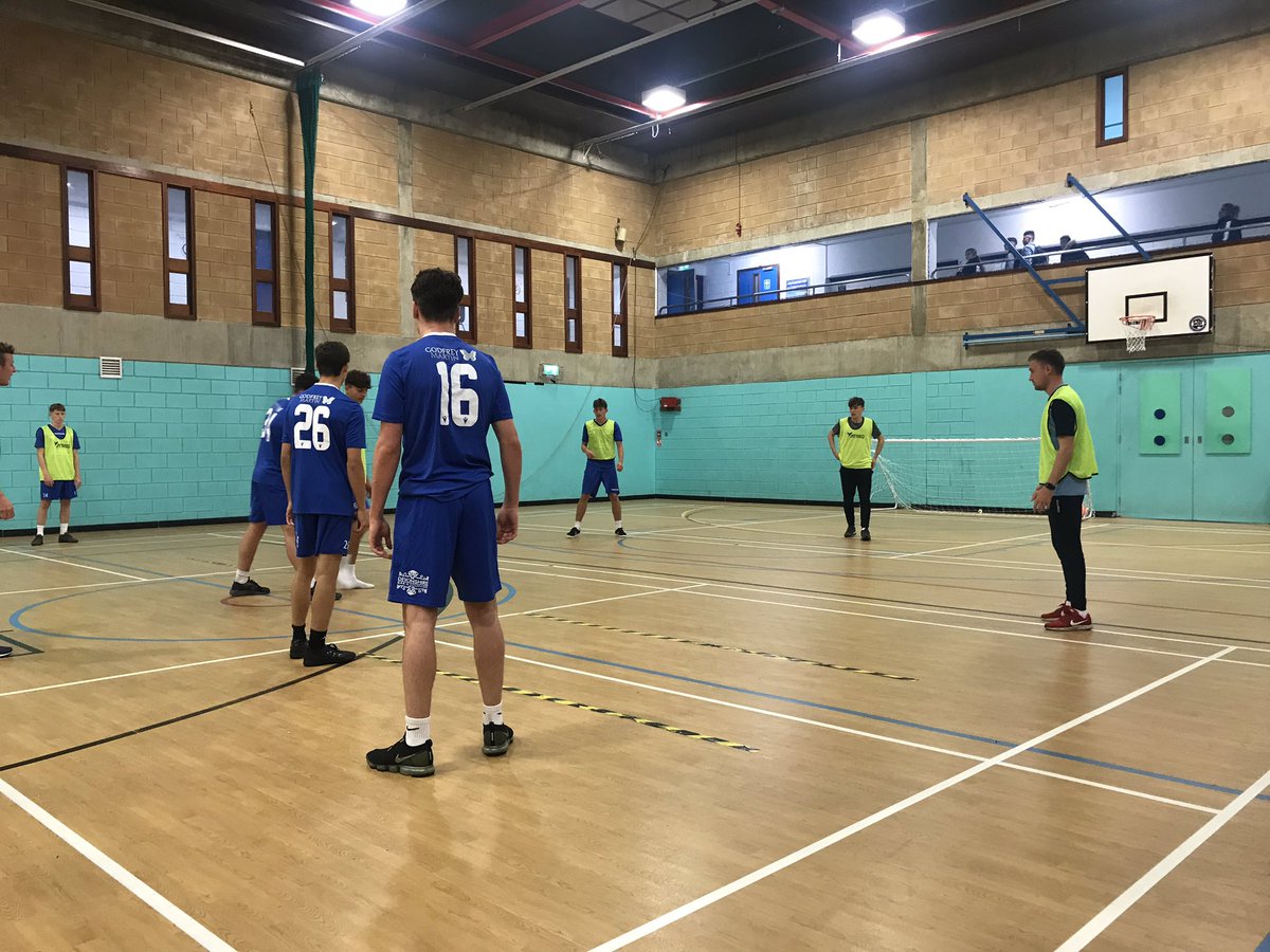 skilteksport's tweet photo. Our @ESCHastings @eschfootball U19’s practicing indoors today @FreedomLeisure in #Hastings! 

#HowsYourTouch #FiveO’s #SmallSidedGames #ImprovingPlayers #WinnersDoMore 😎⚽️🔥

#Hastings #Bexhill #Eastbourne https://t.co/eGwwatlpCy
