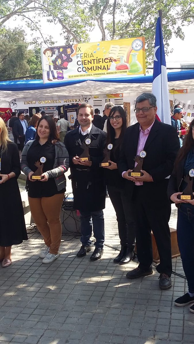 Estamos como <a href="/usach/">Universidad de Santiago de Chile</a> en la Feria Científica Comunal de Melipilla, junto a nuestros amigos de Leind y <a href="/EsusEquipoSolar/">Equipo Solar Usach</a>👏👏. Continuamos nuestra senda para la democratización del conocimiento 🤩