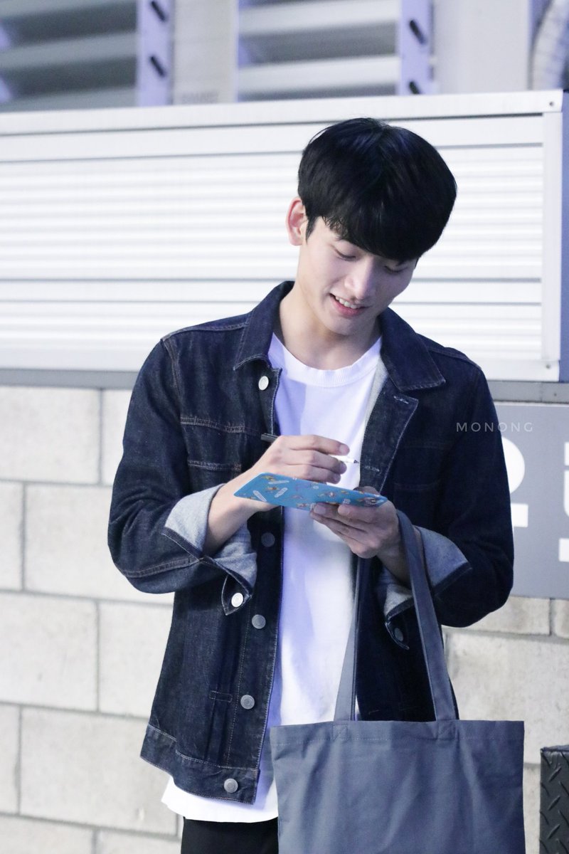 MN___etc's tweet image. 191016 연극 에쿠우스 #서영주 배우님 퇴근길