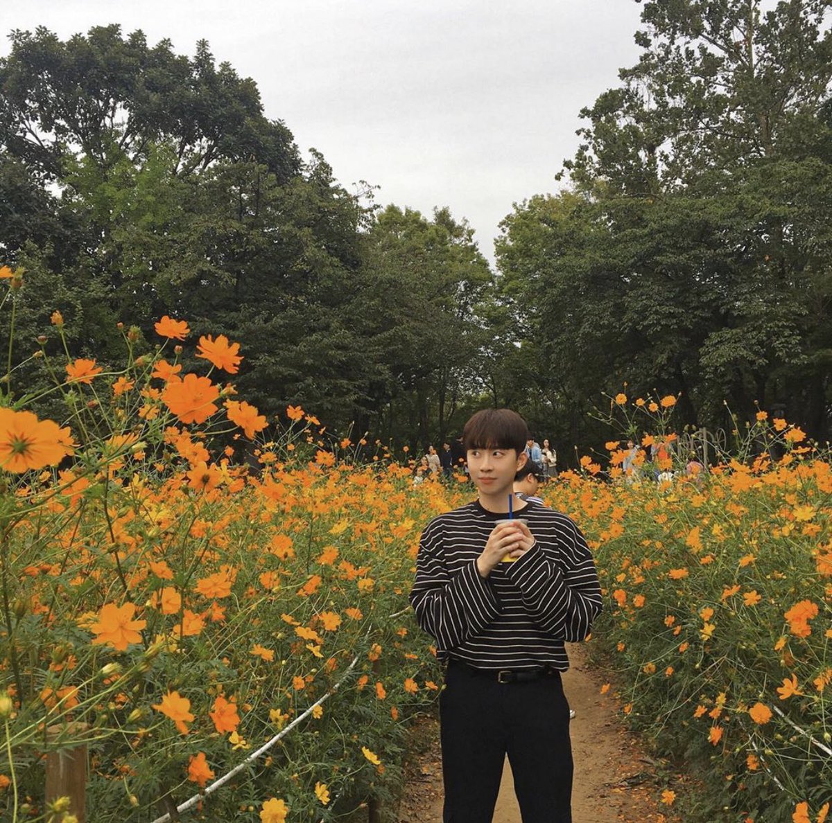 PeriShimmer's tweet photo. Jonggeol (Boho) is enlisting in November 😭

He wants to enlist quietly, so the company is asking that fans don’t visit the site directly. 

Stay safe &amp; healthy!!! You will be missed 💙💜💙💜

#Xst #엑스트 #エクスト (#보호 #MFect #Mfectable #엠펙트 #엠펙터블) https://t.co/PpFuxpI2nH