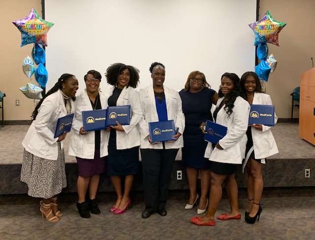 Med_Certs's tweet image. Congrats to our graduates of the Ochsner Health System Pharmacy Technician program! Thank you to @OchsnerHealth and JOB1 Business and Career Solutions for your partnership!
#rxtech #graduate #healthcare