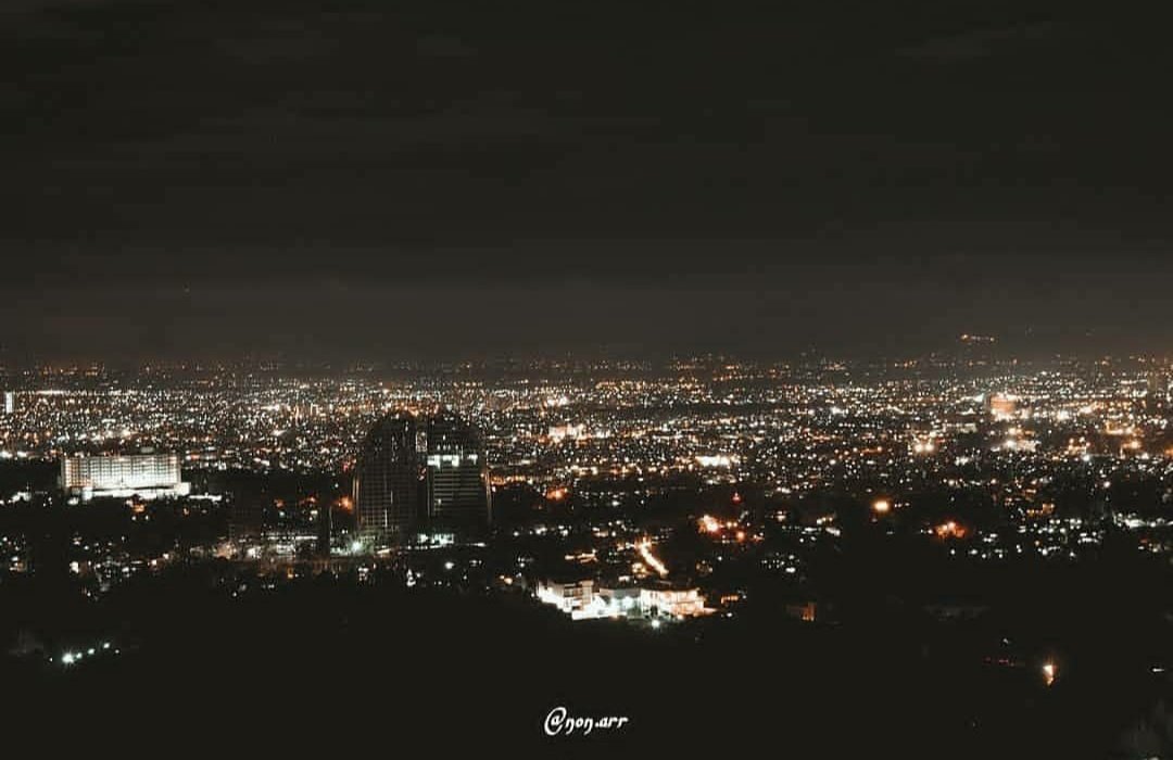 Terima kasih sudah memberikanku tempat untuk tinggal.
Terima kasih sudah memberikanku tempat untuk berkarya.
Terima kasih sudah memberikanku tempat untuk berbagi kisah baik suka maupun duka.
Tetaplah selalu menjadi yang terbaik, Bandungku ❤

📷: (@)non.arr
#GoodNightBDG