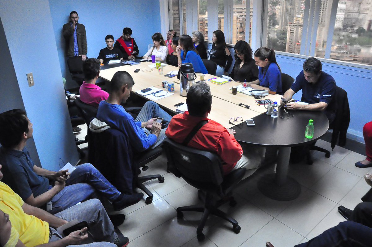 CNTI_VE's tweet photo. Este equipo también es parte del #PuebloCientífico que se forma y organiza por la transformación digital del Estado y la Soberanía Tecnológica. #16Oct https://t.co/Hj7RfkAImh