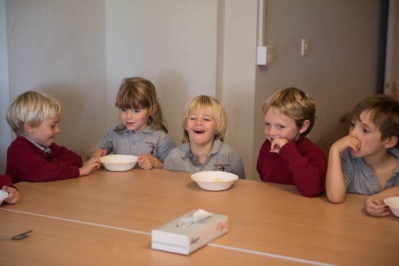 AHPrepEYFS's tweet photo. Lots of fun and giggles in the kitchen yesterday as our Year 1's tried their hand at biscuit making. #WorldFoodDay #AHPrepSchool https://t.co/hFLchcw3ik