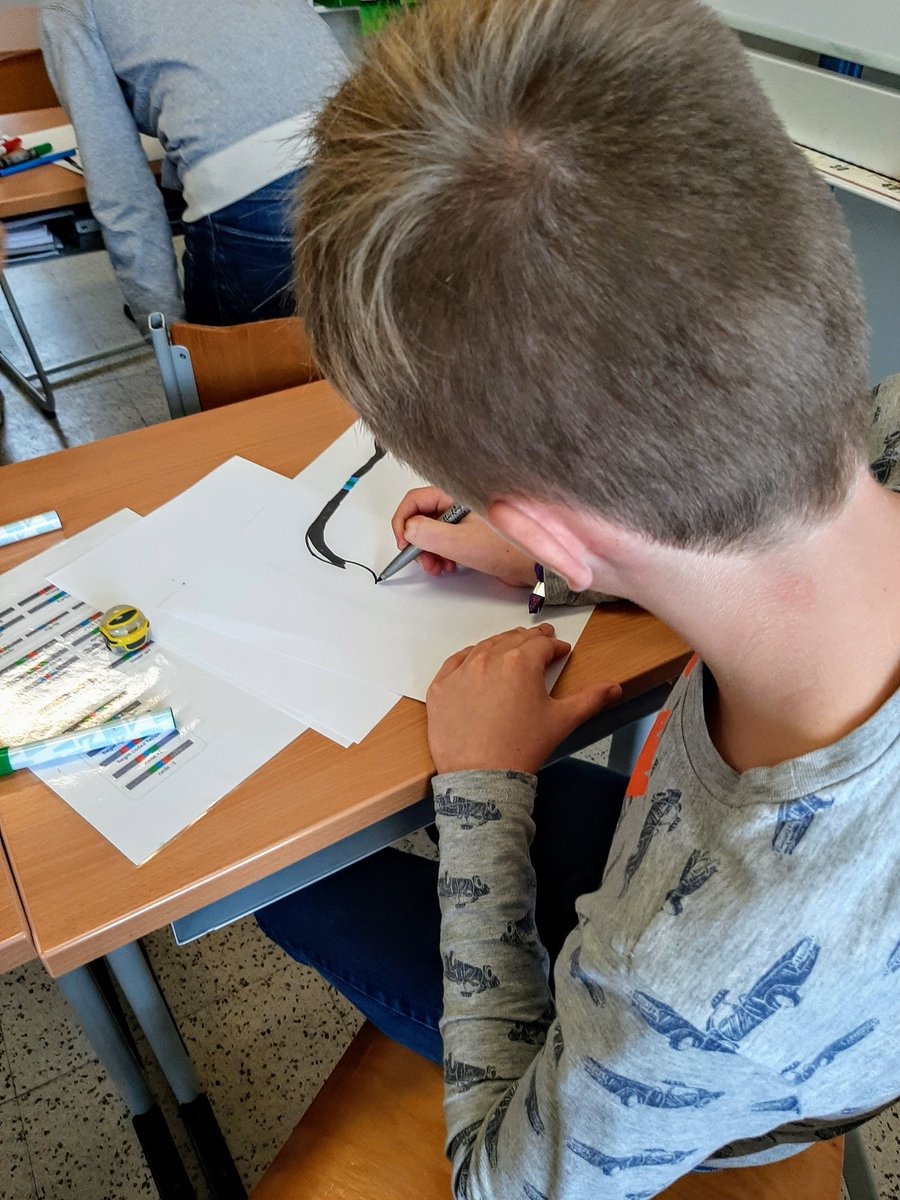 meester_gie's tweet photo. STEMacademie on tour! @WiWeTeR boxen zijn begonnen aan Ronde van de Kempen! Begeleiding door studenten lerarenopleiding @ThomasMoreBE. #WiWeTeR #LEFV @STEM_FL https://t.co/ZS1W1fkFne