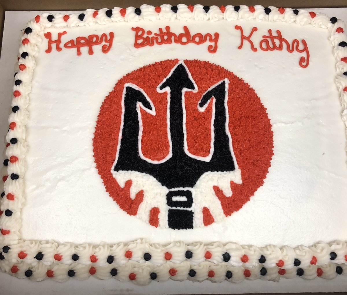 FunderburkKathy's tweet photo. My co-workers are the best! #MonthlyBirthdayCelebration #Oct3 #HappyLateBday #ForksUpGF https://t.co/ziUnPkiLMS