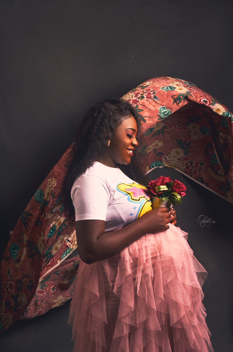 Even though we named the baby yesterday, the pregnancy pictures I took are still giving goose pimples
Congratulations to the violinist per excellence @Doc_strings and his wife
#baby #Messi #violin #pregnancy #PHOTOS #WorldFoodDay #pregnancyphotography please retweet if you love