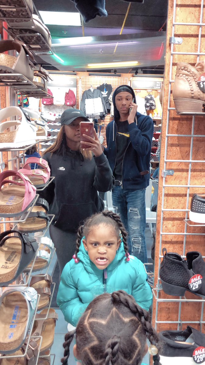 Ashleymd_'s tweet photo. To my baby brother, I LOVE YOU. I never thought I would see you go so soon. You never failed to work my nerves but I can’t thank you enough for being the best baby brother that I never had. You mean the world to me Jashawn. I got mommy constance and bucket! Love u 4L💙🕊 https://t.co/JSTLFA4zzW