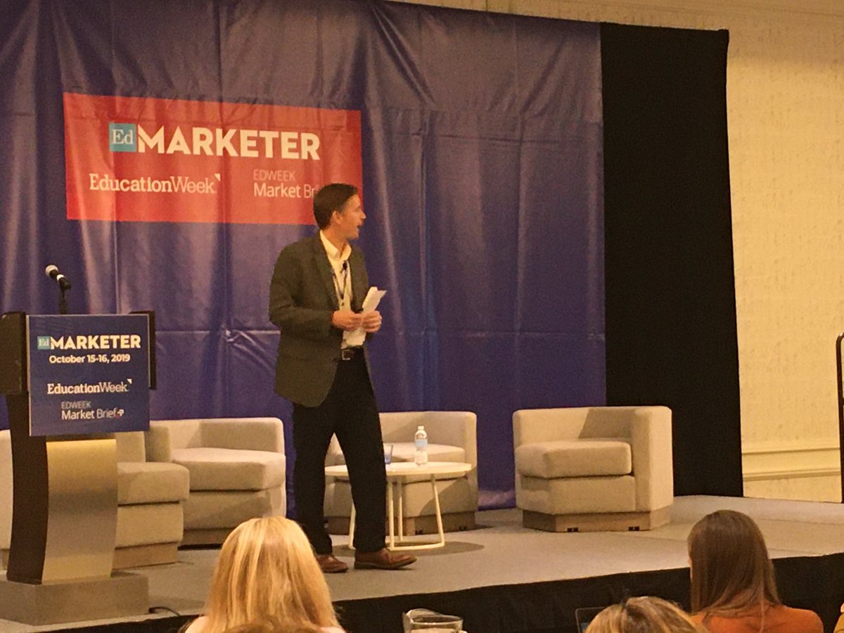 #ArtificialIntelligence flash report going on right now at #EdMarketer. A lot of angst among teachers about the possibility of their jobs being replaced by machines, says <a href="/EdWeekSCavanagh/">Sean Cavanagh</a>