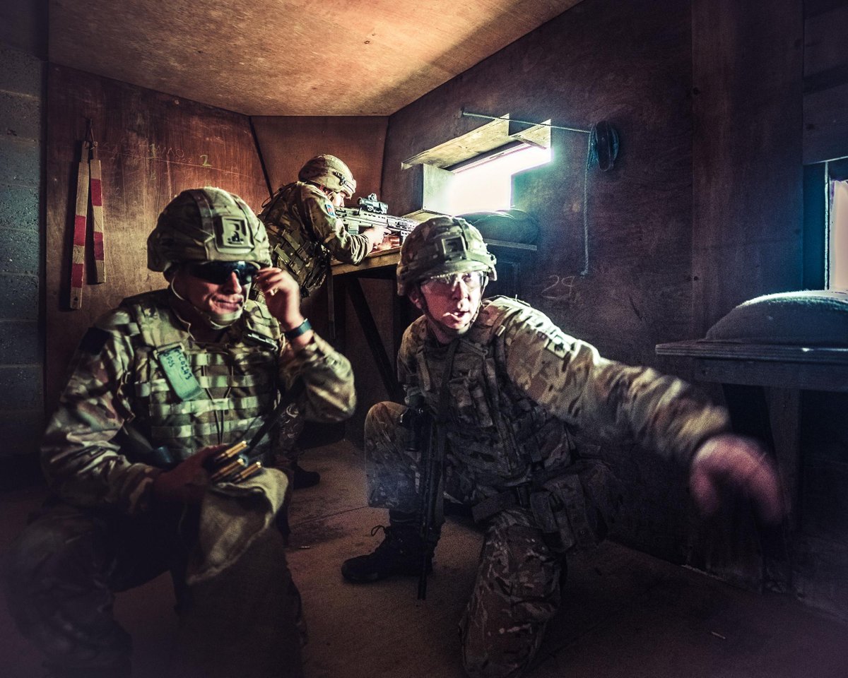 irish_guards's tweet photo. #Teamwork is essential to coordinate a defensive position.
These Irish Guardsmen are drawing on all their training in a live fire exercise on the Kent coast.

#irishguards ☘💂
#TheGuards
#FightingMicks
@1UKDivision @ArmySouthEast #BritishArmy https://t.co/1Keln2YHcm