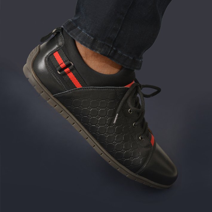 X 上的 Kurt Geiger SA：「Leather sneakers are an enduring favourite of modern men the world over. Constructed in premium for durability and longevity, these Kurt Geiger Woven Sneakers are all