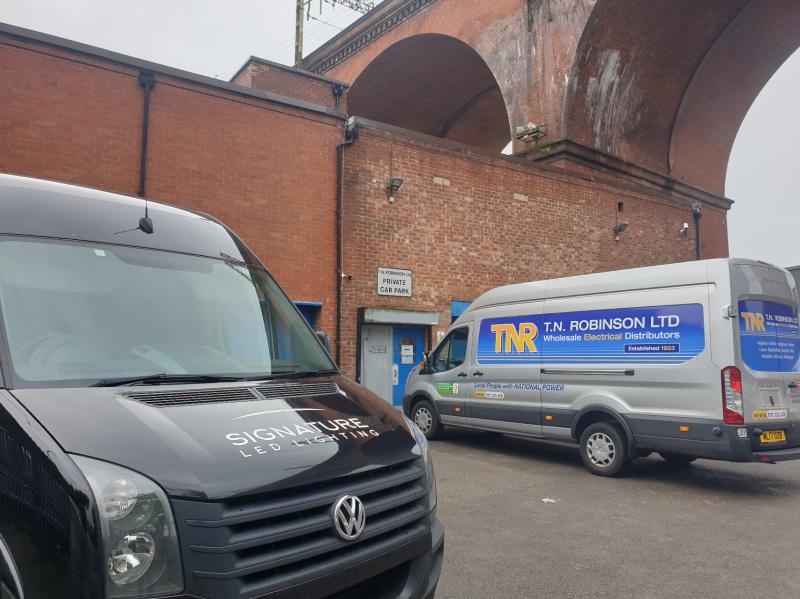 SignatureLED's tweet image. New project with @tnrobinsonelec Supplying 3 different lights for 250 #newbuild properties. The client specified them &amp;amp; agreed to use them on future projects. If you want industry-leading #LED #lighting products without the industry-leading price tags, speak to your #wholesalers