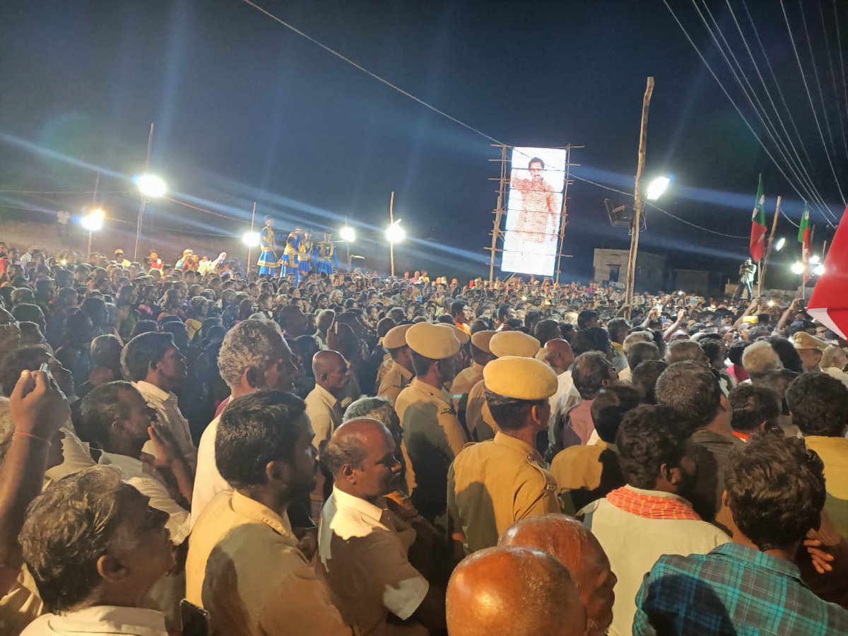 ruby_manoharan's tweet photo. #நாங்குநேரி சட்டமன்ற தொகுதி இடைத்தேர்தலில் போட்டியிடும் என்னை ஆதரித்து "கை" சின்னத்திற்கு @arivalayam தலைவர் @mkstalin அவர்கள் KTC Nagar பகுதியில் வாக்கு சேகரித்த போது. @INCTamilNadu
#Byelection2019 #byelection #TamilNadu #VoteforCongress #RubyforNanguneri https://t.co/cEx3857RDW