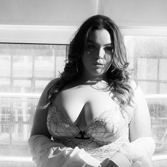 Nu_Perspective_'s tweet image. Must be Wednesday. Shout-out to @ravelights_ for being all kinds of delicious in full on #snackmode, go send her some love. 
#boudoirlingerie #boudoirphotographer #cr2shots #curvemodels #croydonphotographer #availableforbookings #modelswanted #blackandwh… ift.tt/2pqbkMe