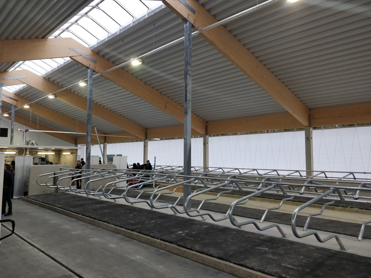 petterivirtane5's tweet image. Avoimet ovet tänään Valtimolla. Maitomestari Mono näytti kiinnostavan. Ei ollut moittimista maisemassakaan. #gea_farming #mestarifarmi #dairyrobot #monobox