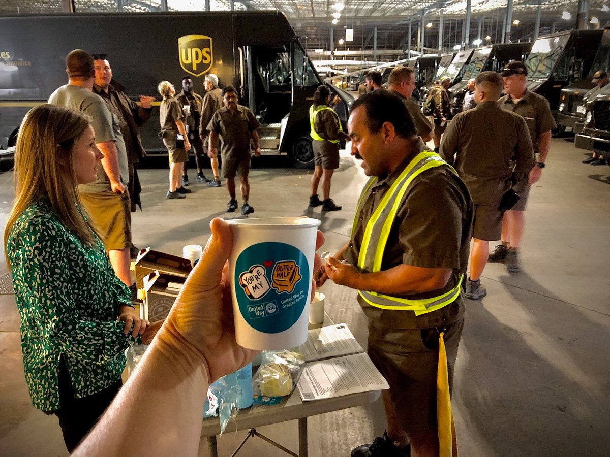 Capital_UPSers's tweet photo. This @UPS_Foundation sponsorship will help get more #austonian services through @UnitedWayATX .
Don't mind the halo ๐ผ๐พ over @AustinLBJCenter manager. #GVM2019 #20Mby2020 #purposefulliving #ruthlessgood https://t.co/0FPzpoVNKQ