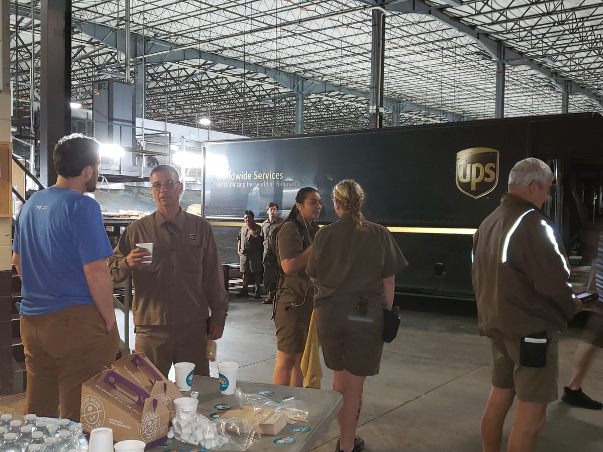 Capital_UPSers's tweet photo. This @UPS_Foundation sponsorship will help get more #austonian services through @UnitedWayATX .
Don't mind the halo ๐ผ๐พ over @AustinLBJCenter manager. #GVM2019 #20Mby2020 #purposefulliving #ruthlessgood https://t.co/0FPzpoVNKQ
