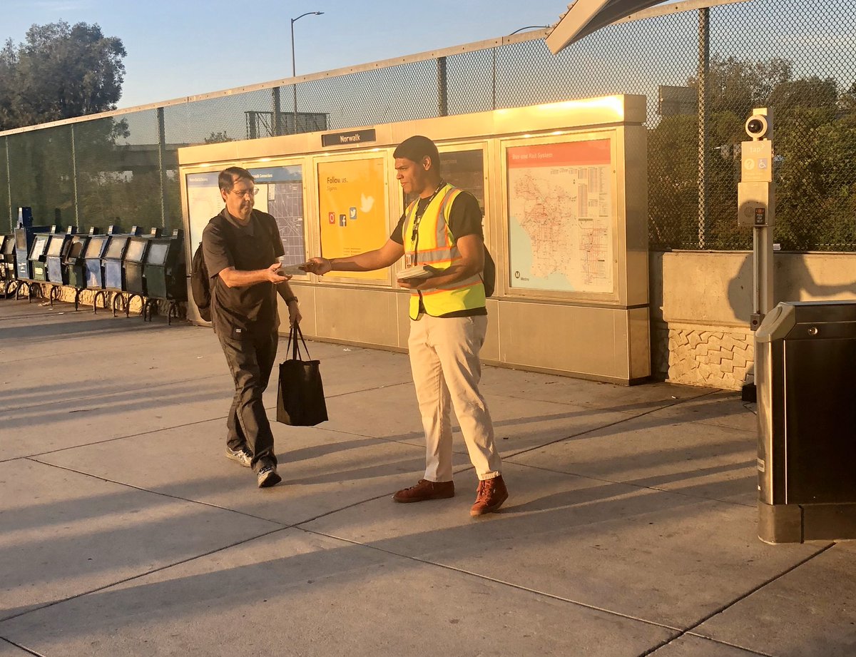 We’re out this morning at the Norwalk and Lakewood Metro Green Line stations handing out notices for our upcoming community meetings in October. For meeting details, visit metro.net/projects/west-…