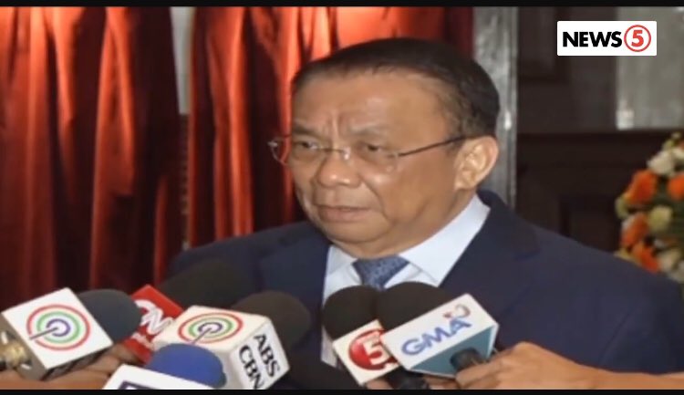 You should go for the TRUTH not WHAT OTHERS WOULD SAY...di ba ang simbolo ng Justice ay nakatakip ang mata at tenga, may hawak natimbangan at naka-focus  lang sa issue.. walang kwentang Chief Justice ka, walang  sariling decision!
#BBMtheRealVP 
#ProclaimTheRealVP