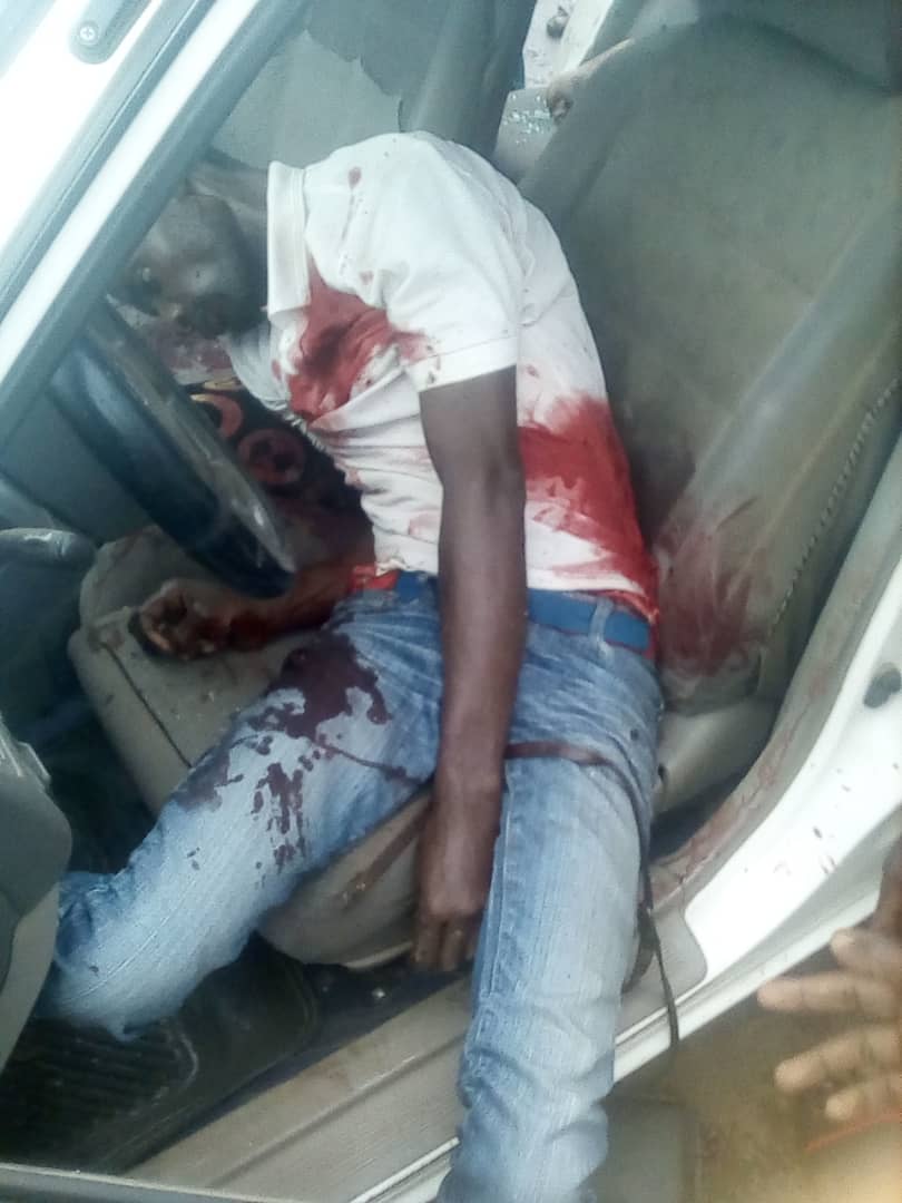Vy_mbanwie's tweet photo. @antonioguterres It's even more unacceptable that @UN @antonioguterres looks away from ongoing #Genocide perpetuated by President #PaulBiya of #Cameroun & worse still accept #GoldenStatus from the tyrant. #StopTheGenocide #FreeSouthernCameroons #TwoPeopleTwoNations ππ½ https://t.co/Aqivr0WhJ7