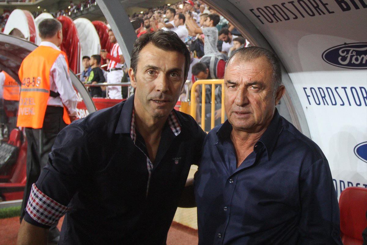 Bülent Korkmaz: Merih'i benimle çok denkleştiriyorlar. Benim fikrim ben dönemin en iyi oyuncularından biriydim ama Merih beni geçti. Çağlar da öyle.