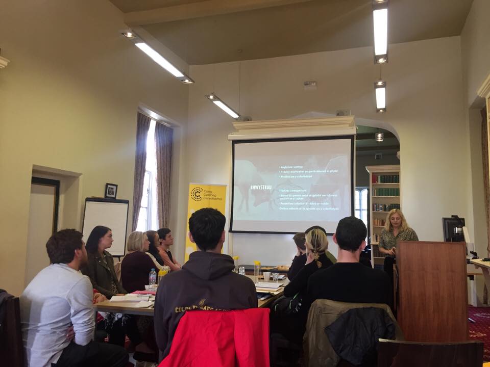 CCColradd's tweet photo. Dechrau da iawn i'r Cwrs Sgiliau Ymchwil yn Llambed. Diolch i Dr Elin Royles, Mari Ellis Roberts, @MeganHaf6 a Dr Kate Roberts am sesiynau gwych. #ymchwil #phd https://t.co/3fEozPk4sd
