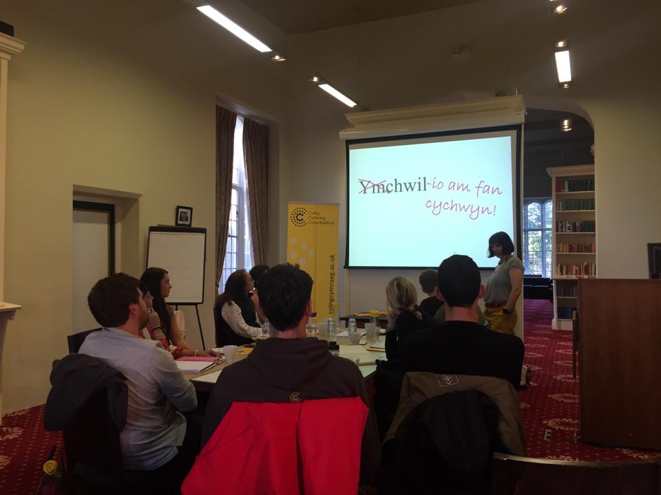 CCColradd's tweet photo. Dechrau da iawn i'r Cwrs Sgiliau Ymchwil yn Llambed. Diolch i Dr Elin Royles, Mari Ellis Roberts, @MeganHaf6 a Dr Kate Roberts am sesiynau gwych. #ymchwil #phd https://t.co/3fEozPk4sd