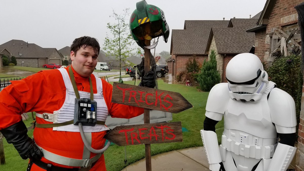 OK501st's tweet photo. Those #kesselbase rebels think they can take all the treats, but we still have cookies!
15 days until Halloween!
#ok501st #countdowntohalloween #halloween #lawnofthedead #starwars #501stlegion #rebellegion https://t.co/O2zY8Yp35x