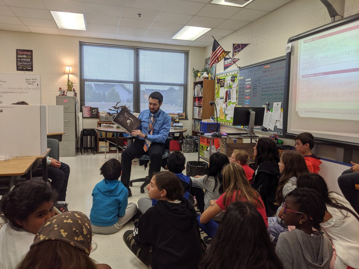 GalerVicki's tweet photo. Thanks for the read aloud, @DrZapadka! We will miss you!
#Tolbert20 #TolbertBetterTogether #TolbertCares https://t.co/GCW2Zl1PCN