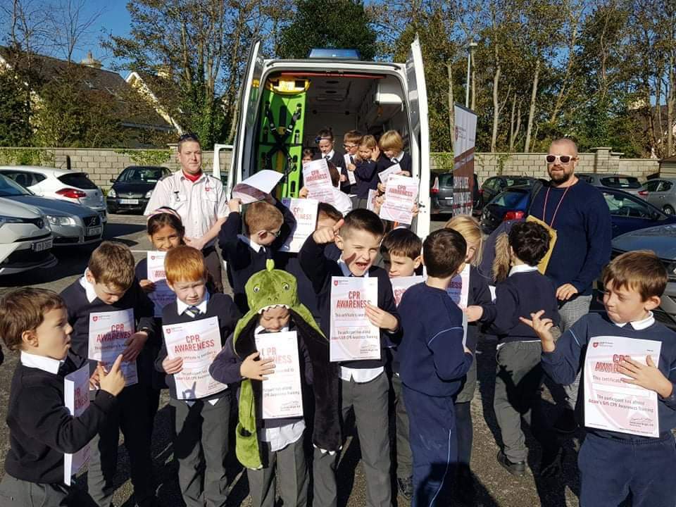 OrderofMaltaIRL's tweet photo. Great pictures today of our volunteers in Cork spreading the simple message of CPR awareness in the community for #Adamsgift19 and #RestartAHeartDay . Well done guys.
#savinglives #touchinglives #changinglives https://t.co/NaWpfUdhvS
