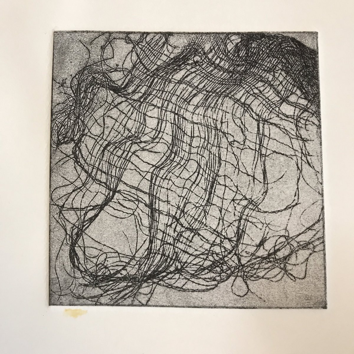 kewartstudio's tweet image. Exciting developments at this evening’s etching class! 
#etching #softground #spitbite #aquatint #spraypaintresist #printmaking #experiment