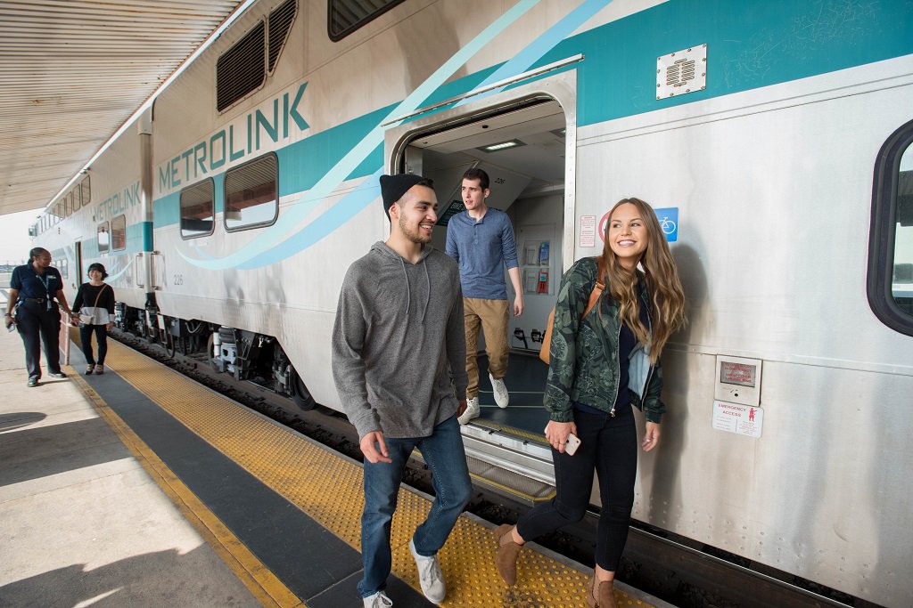 Metrolink's tweet photo. Life Hack: Taking the train to class = bonus homework/study time! 🤓 #takethetrain https://t.co/AXokFpUl2q
