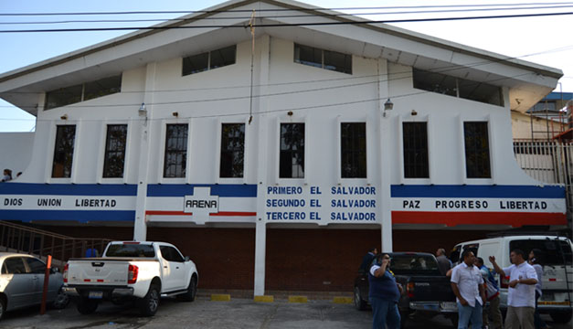 Ojo !!! 

Casa destroyer, ubicada en San Salvador, lugar donde se reúnen los mareros más peligrosos.