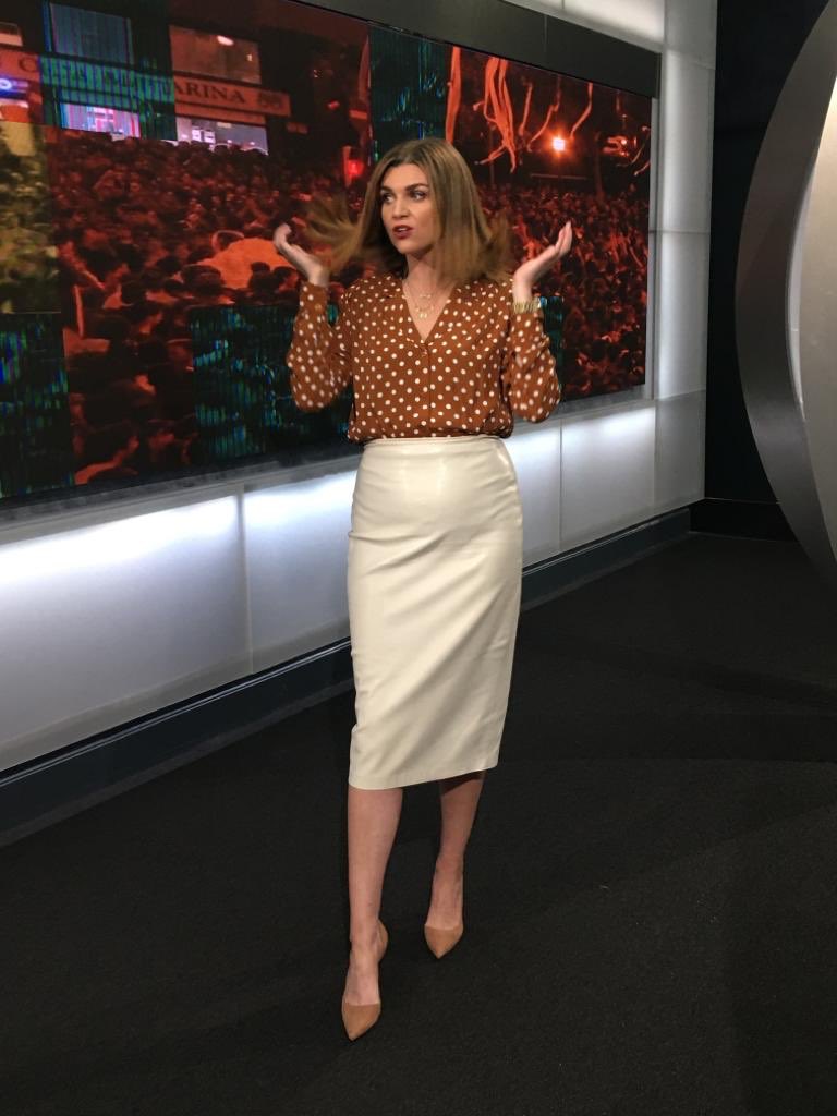 SixOClockShow's tweet image. Flipping her hair back and forth 💃@LittlewoodsIRL #LWI #SP @MuireannO_C
