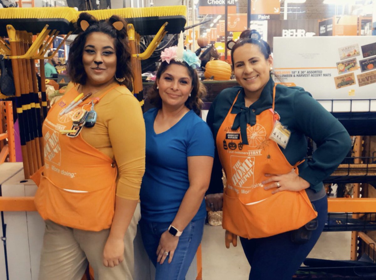 Amandajake12's tweet photo. Favorite Animal Day, just the normal stuff around here..Deer 🦌 , Unicorn🦄 and a Panda 🐼 #cam2019 #cam220 @jreed4401 @LMcmilian https://t.co/3LkzZ6w8HP
