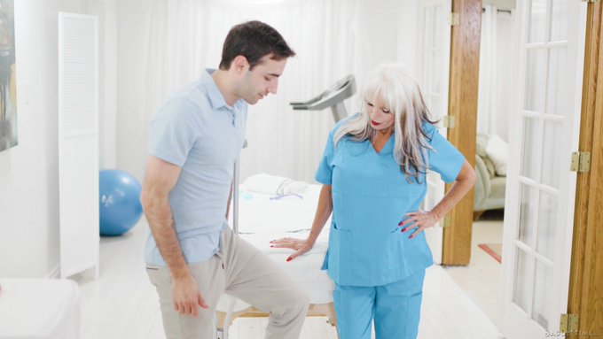 She really knows her way around the human body... 🔥  @SDangeloxxx and @jakeadamsxxx star in 'Her Tender<a href="/tag/ageandbeauty"class="tags"><span>#ageandbeauty</span></a>