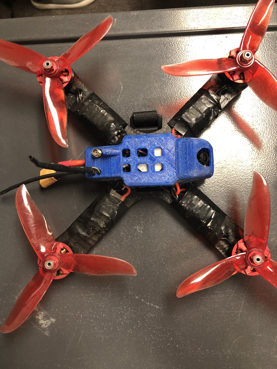 MsMalone6's tweet photo. Andrew Smith of Aerodyne took time to bring racing drone and battle bots for students to examine. Engineers who take time out of their busy schedules for students are always appreciated and make big impressions. @CareerTechCntr  @MadCoSchools #IgniteExcellenceMCSS #techpride https://t.co/5PSRk2lBFK