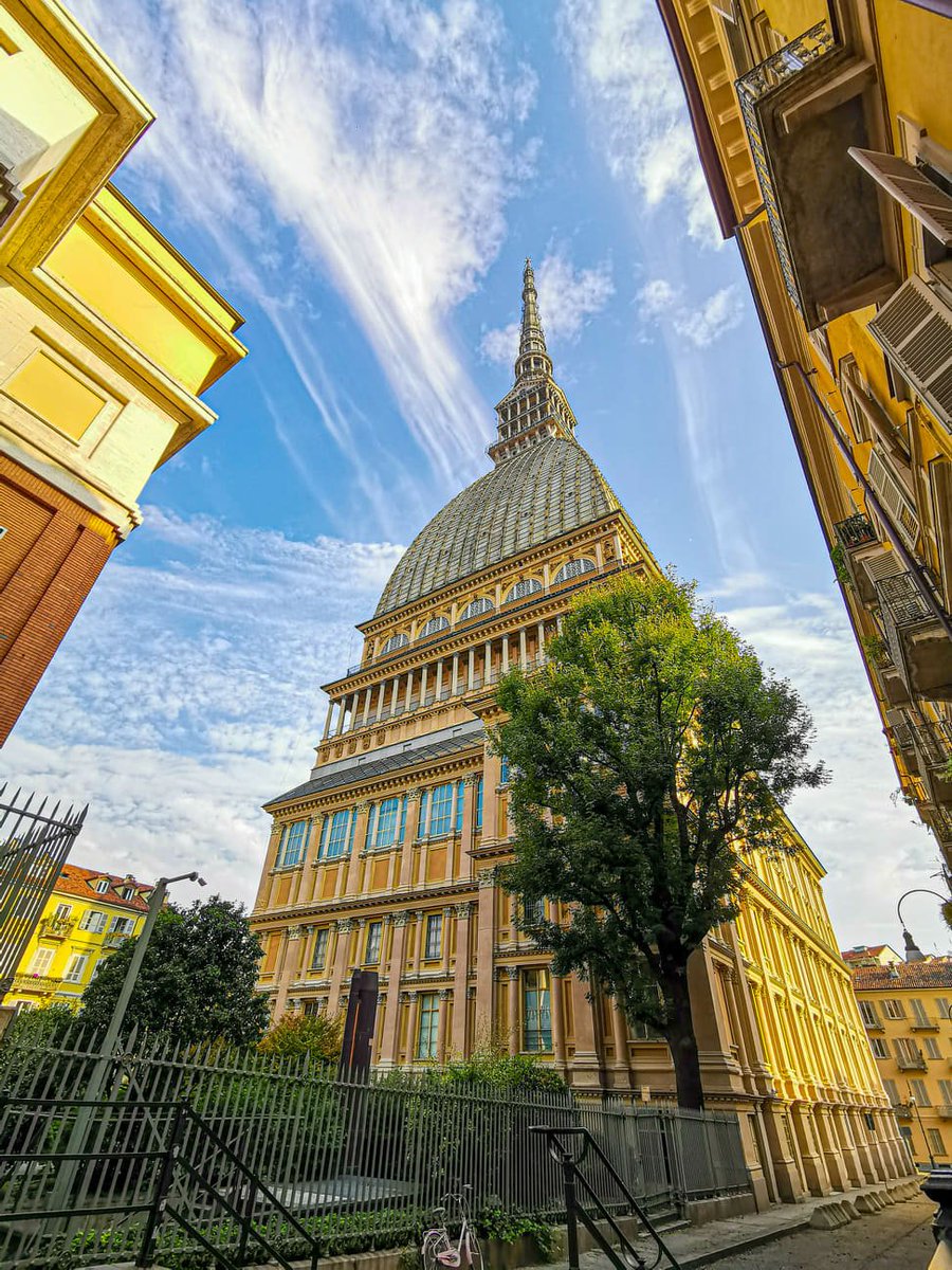 MOLE ANTONELLIANA! 😍
The 'Mole' is an iconic building rising 167 meters high in #Turin. You can easily spot this unique piece of architecture while visiting the city. 
Do you know in which coin of Euro you can find the Mole Antonelliana?

#VisitPiemonte #ttot