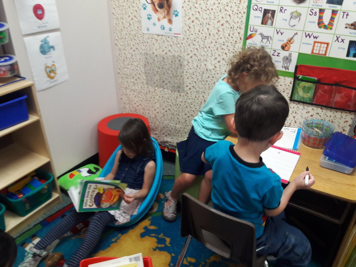 lizoum7's tweet photo. Check out our new centers! The kids had so much fun! ❤🖑😃#centerfun @BPE_Broncos https://t.co/TbyvXUKKuP